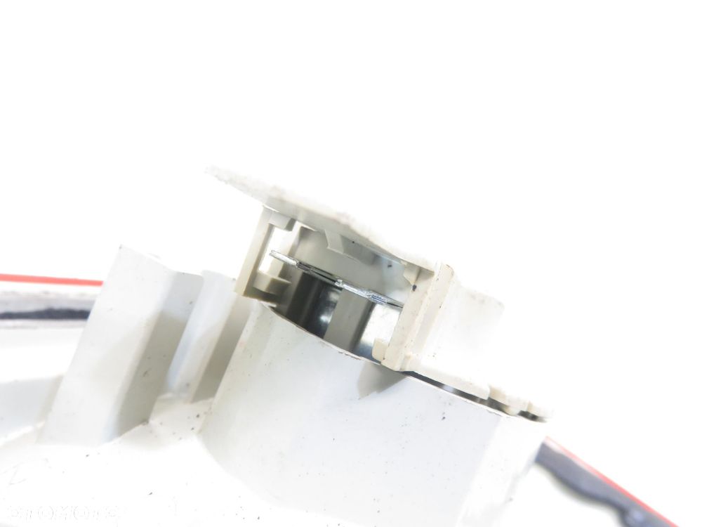 LAMPA LEWA TYLNA KLAPA AUDI 80 B4 8A0945093J - 3