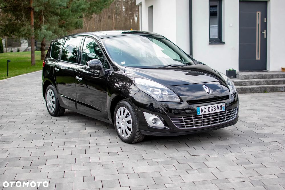 Renault Grand Scenic - 1