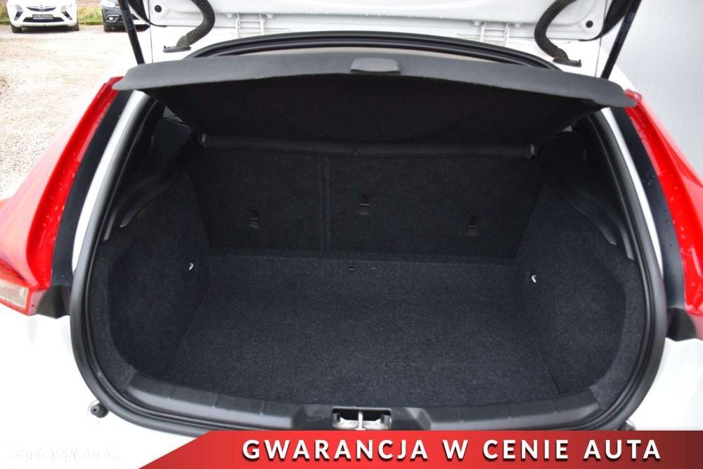 Volvo V40 T2 Geartronic Momentum - 25