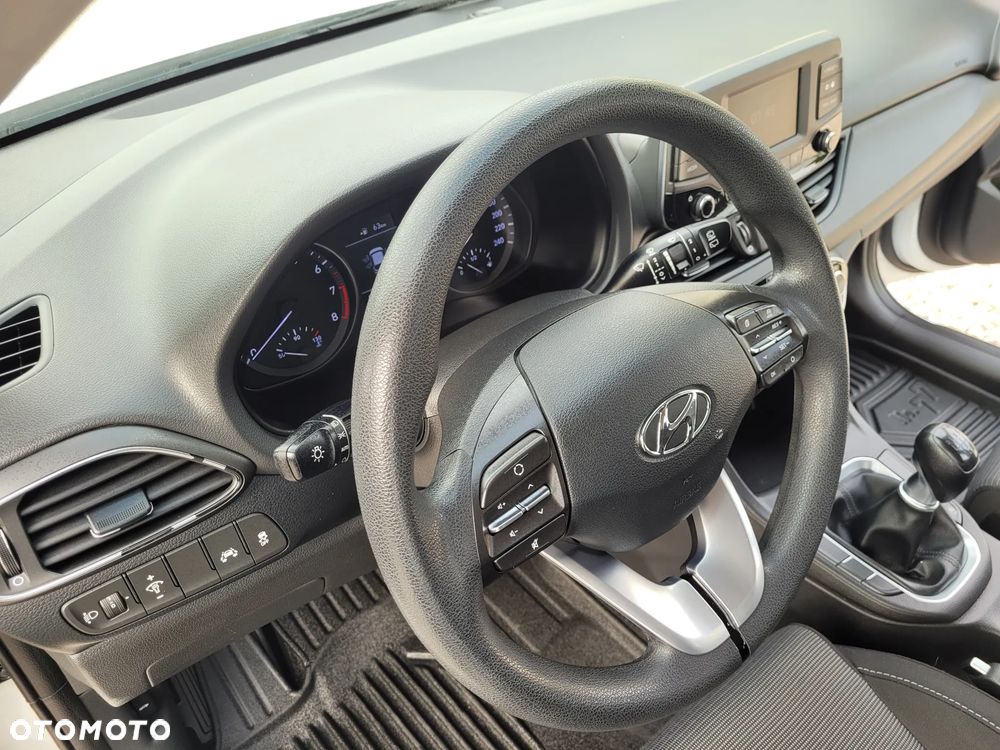 Hyundai i30 1.4 Family - 19