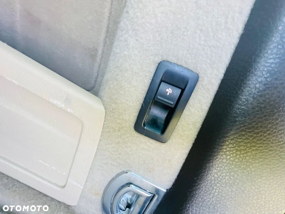 Volkswagen Passat 2.0 TDI DPF DSG Highline - 31