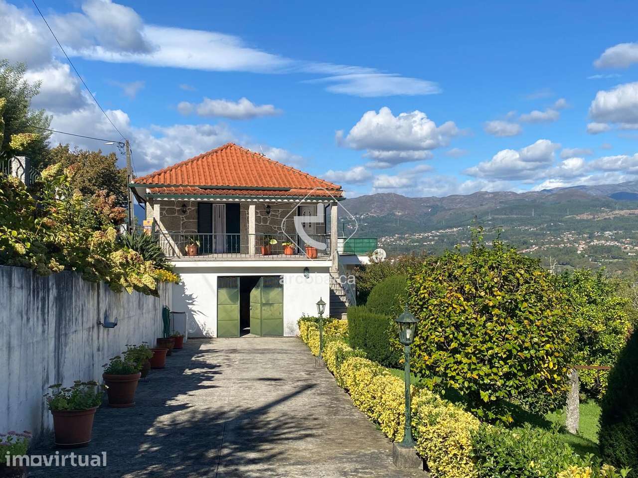 Moradia T3 com Jardim, Vistas e Garagem em Parada – Arcos de Valdevez - Grande imagem: 2/39