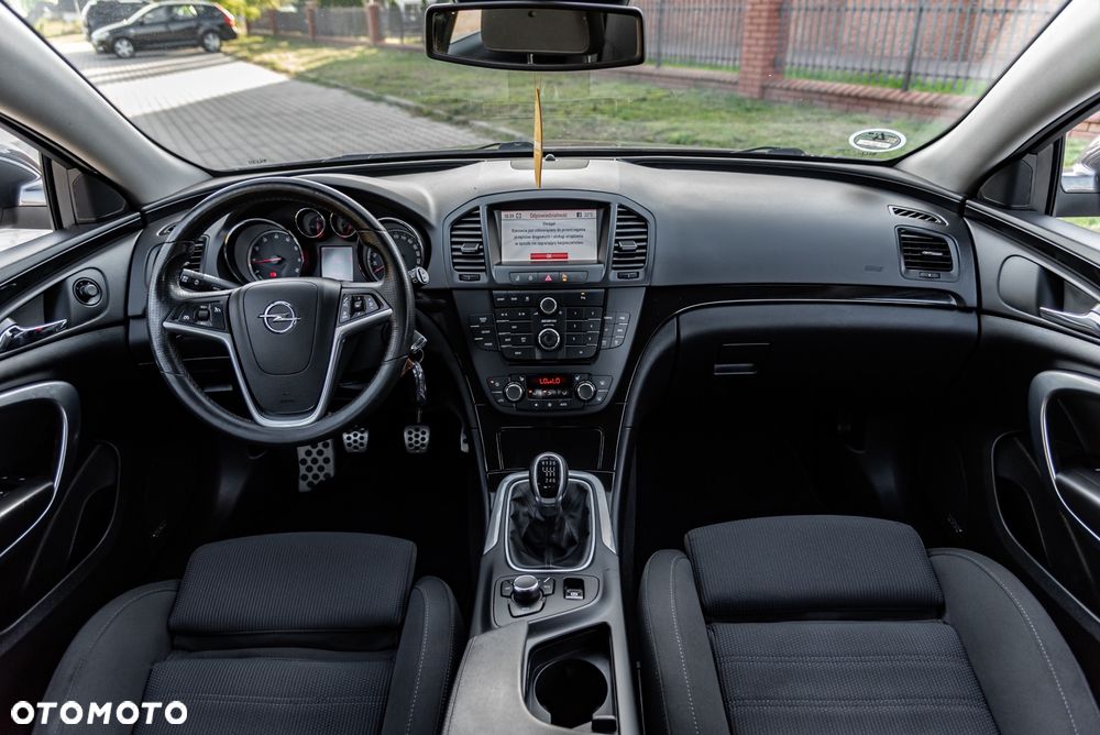 Opel Insignia - 25