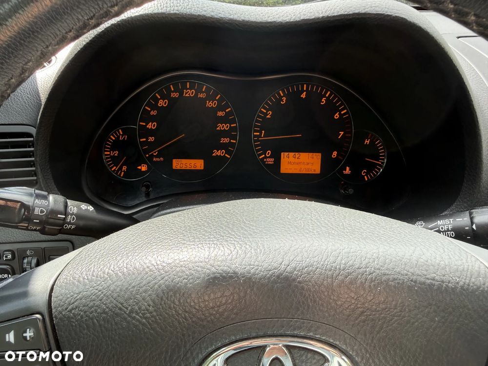 Toyota Avensis 1.8 VVT-i Luna - 10