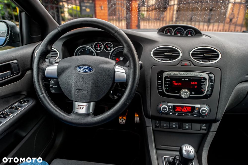 Ford Focus 2.5 ST - 26