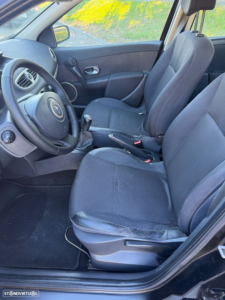 Renault Clio - 9