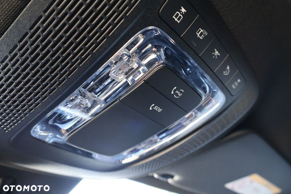 Mercedes-Benz GLB - 34