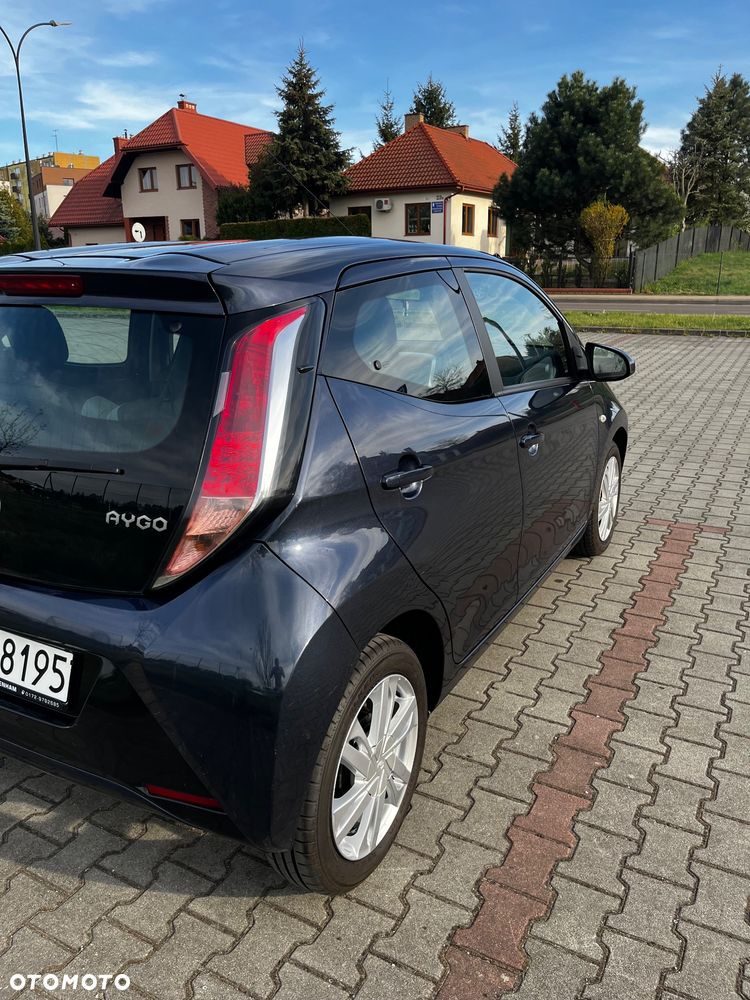 Toyota Aygo x-play touch - 6