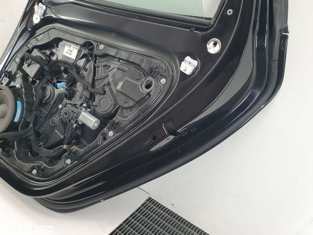DRZWI TYŁ TYLNE PRAWE KOMPLETNE VOLVO V40 II 452 - 8