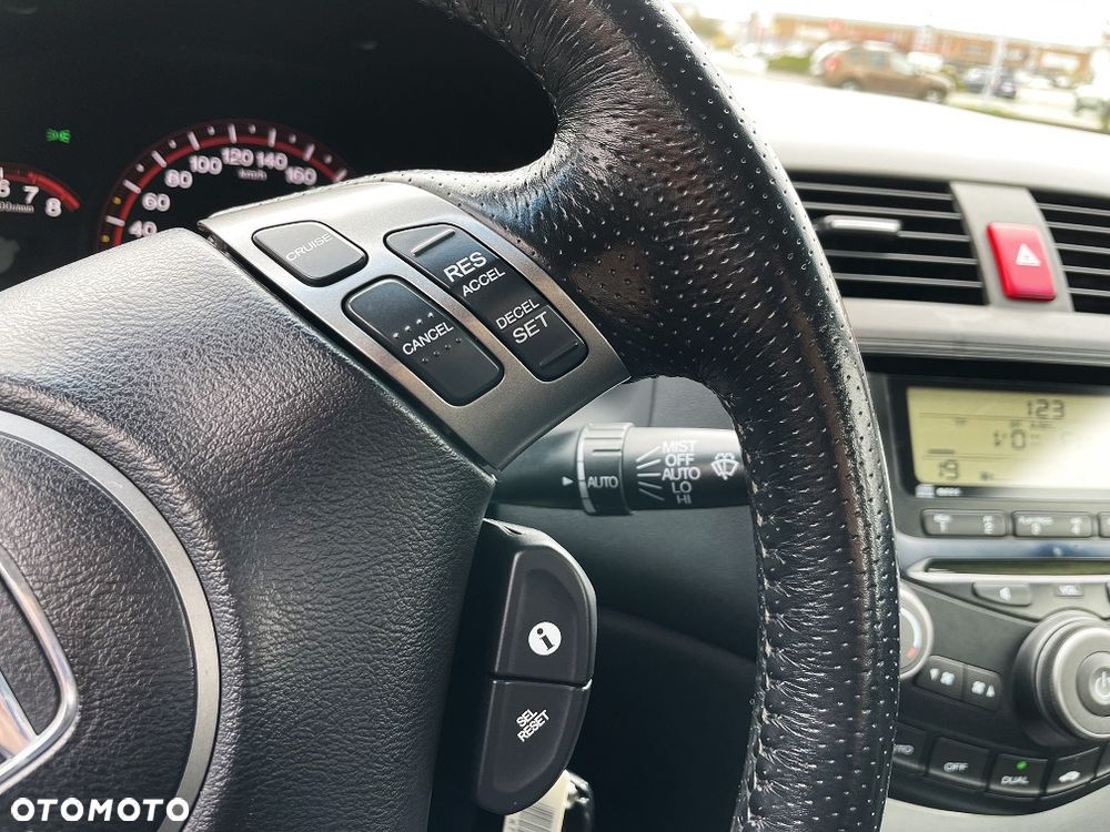 Honda Accord 2.0 i Sport - 32