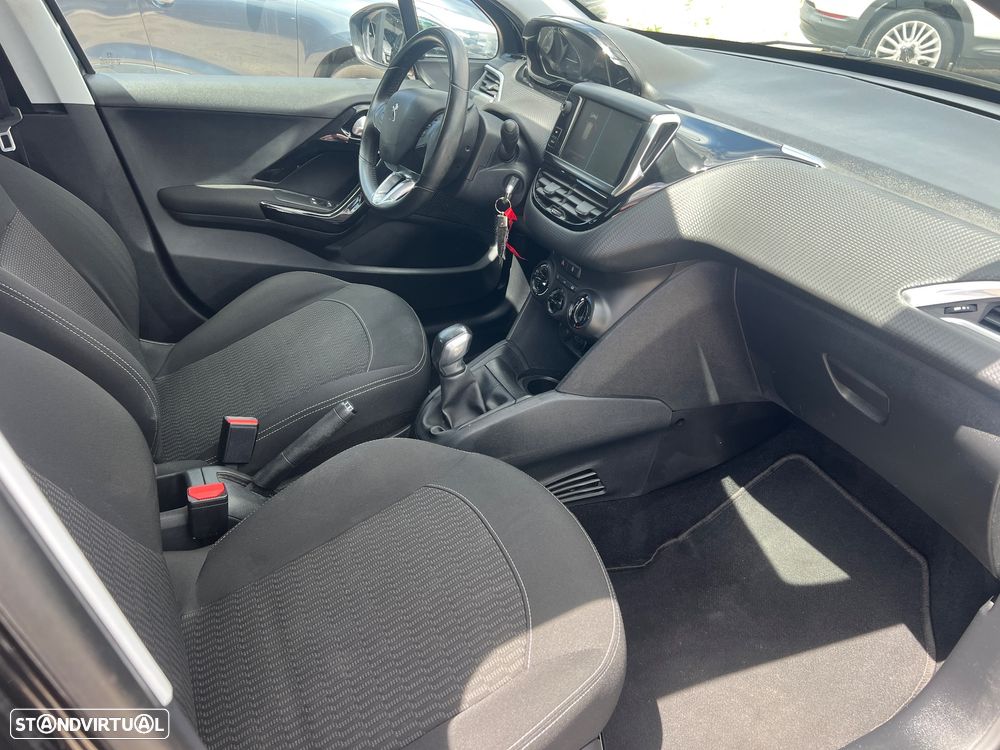 Peugeot 208 1.2 PureTech Style - 23