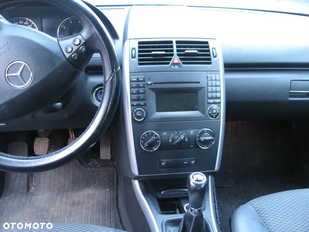Mercedes-Benz Klasa A 180 BlueEfficiency - 16