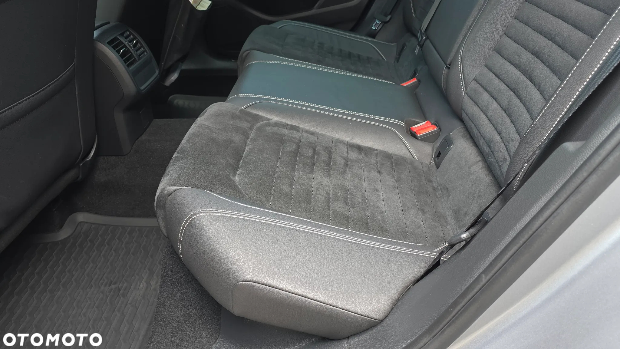 Volkswagen Passat 1.5 TSI EVO Elegance DSG - 28