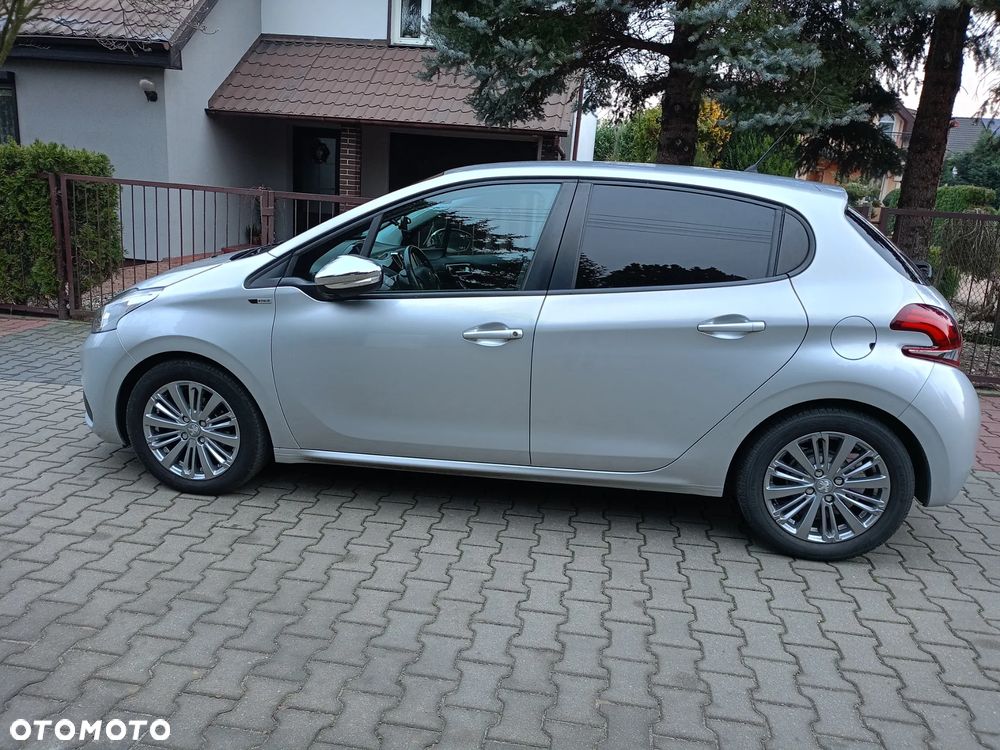 Peugeot 208 1.2 PureTech Style - 3