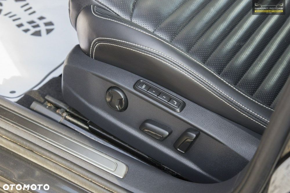 Volkswagen Passat - 22