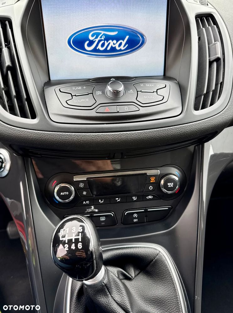 Ford Kuga - 12