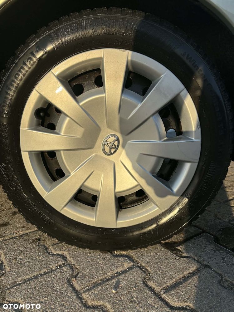 Toyota Avensis 2.0 VVT-i High - 15