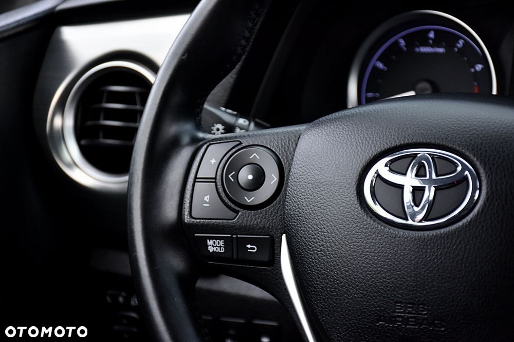 Toyota Auris 1.6 Executive - 22