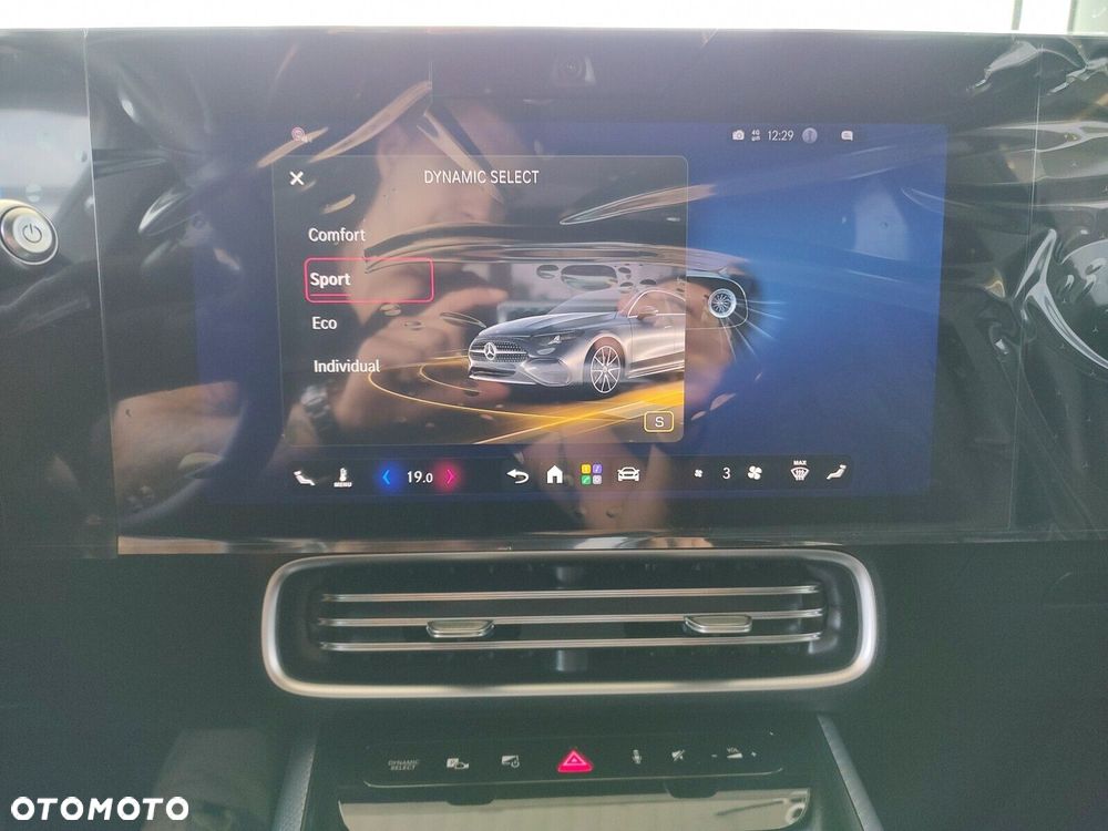 Mercedes-Benz CLA - 13