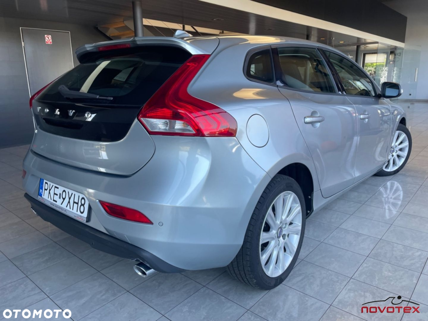 Volvo V40 D3 Summum - 2