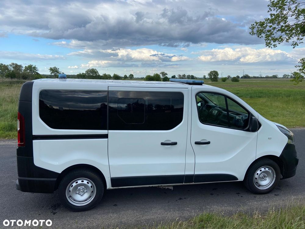 Opel Ambulans Karetka vivaro - 11