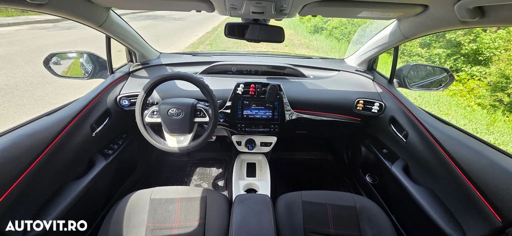 Toyota Prius 1.8 Dual VVT-i Sol+ - 9