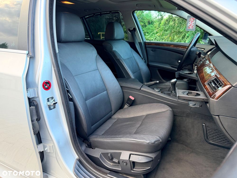 BMW Seria 5 525i - 16