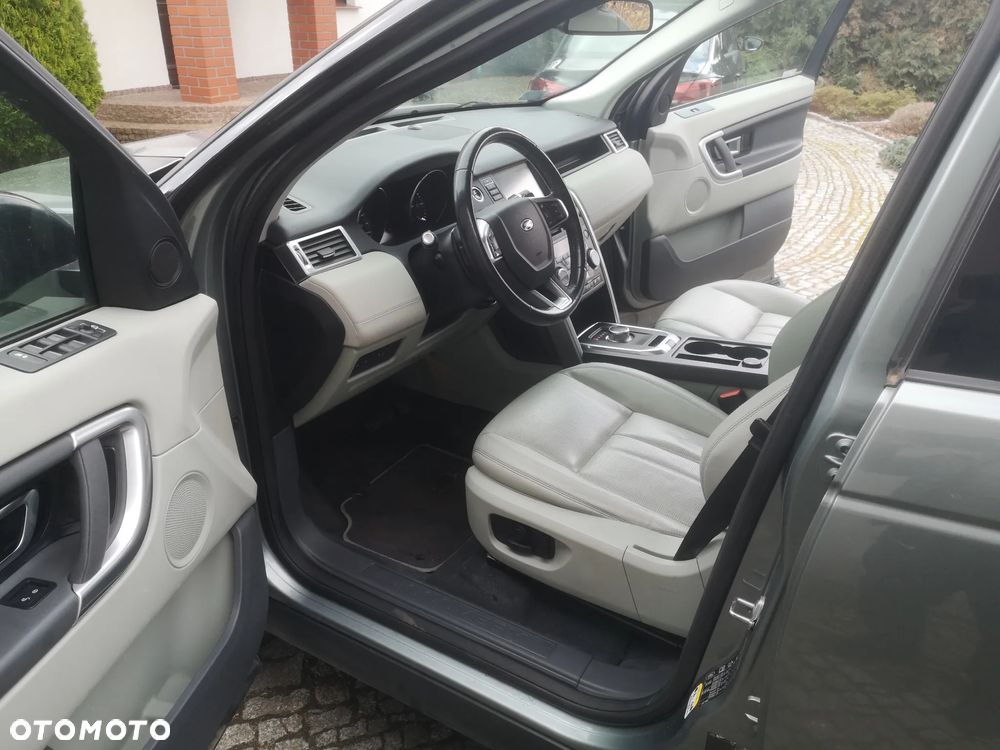 Land Rover Discovery Sport - 11