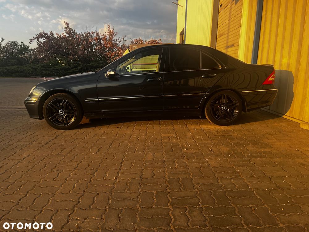 Mercedes-Benz Klasa C 240 T Avantgarde 4-Matic - 5