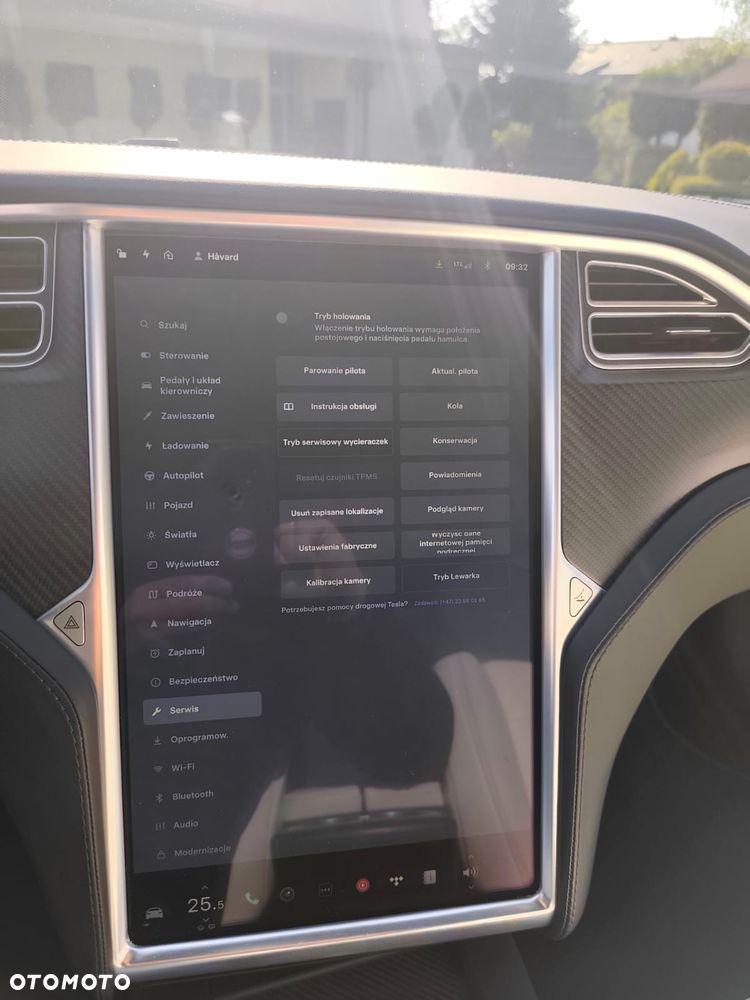 Tesla Model S - 22