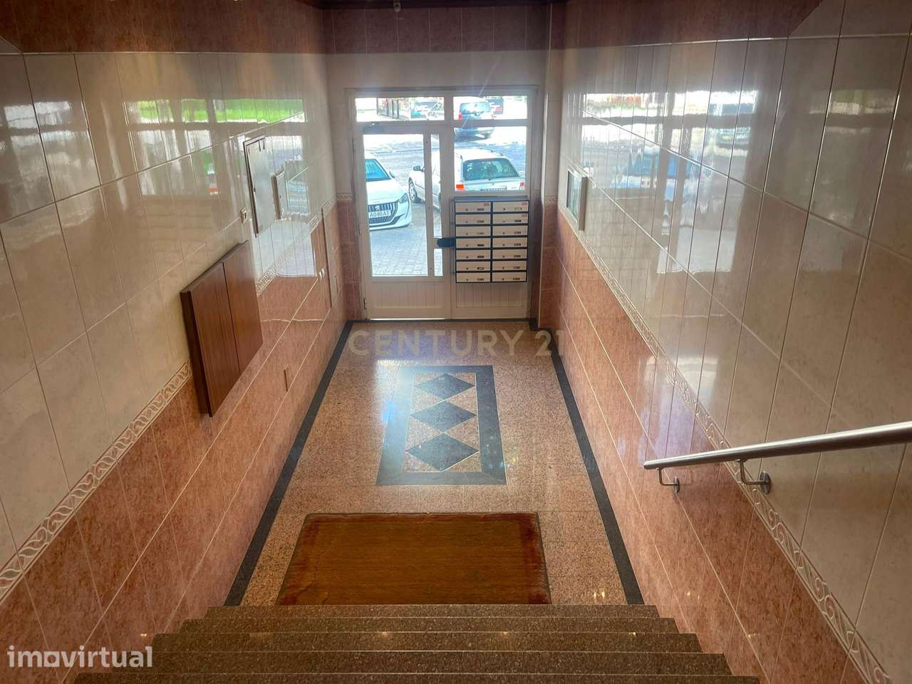 T2 Remodelado em Santa Marta do Pinhal – Corroios - Grande imagem: 2/21