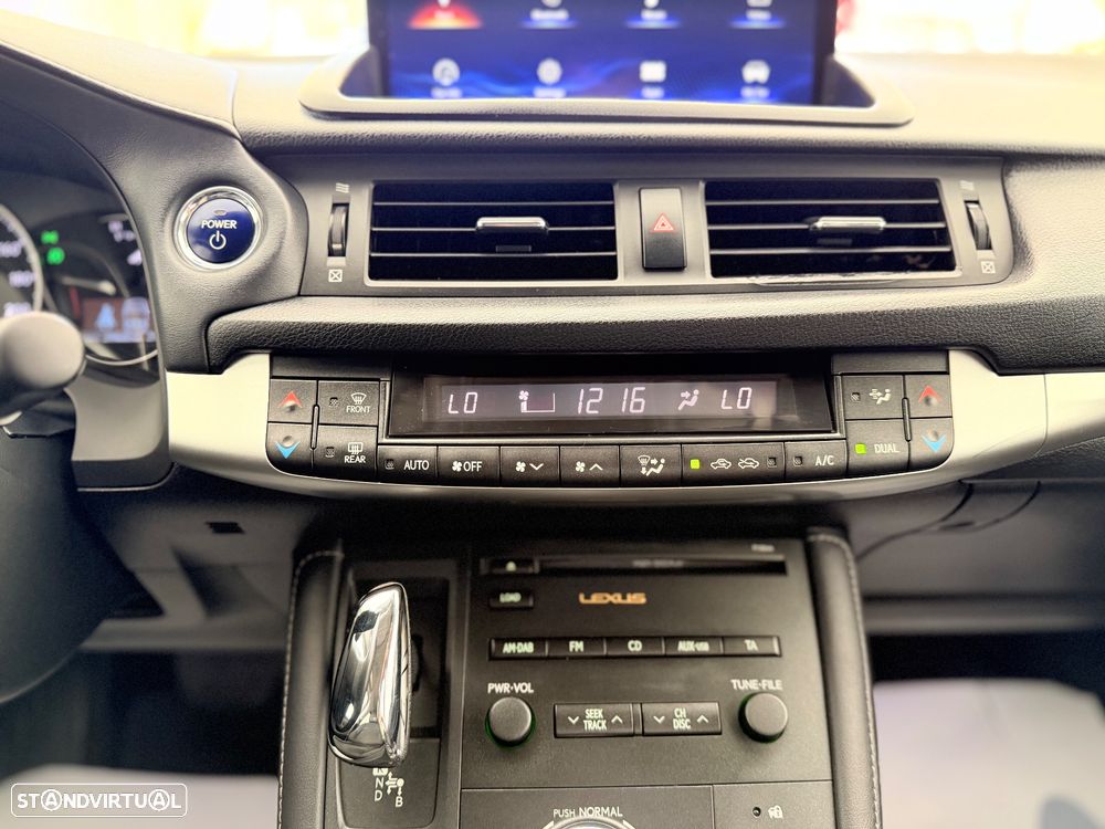 Lexus CT 200h 09 P.Dynamic - 13