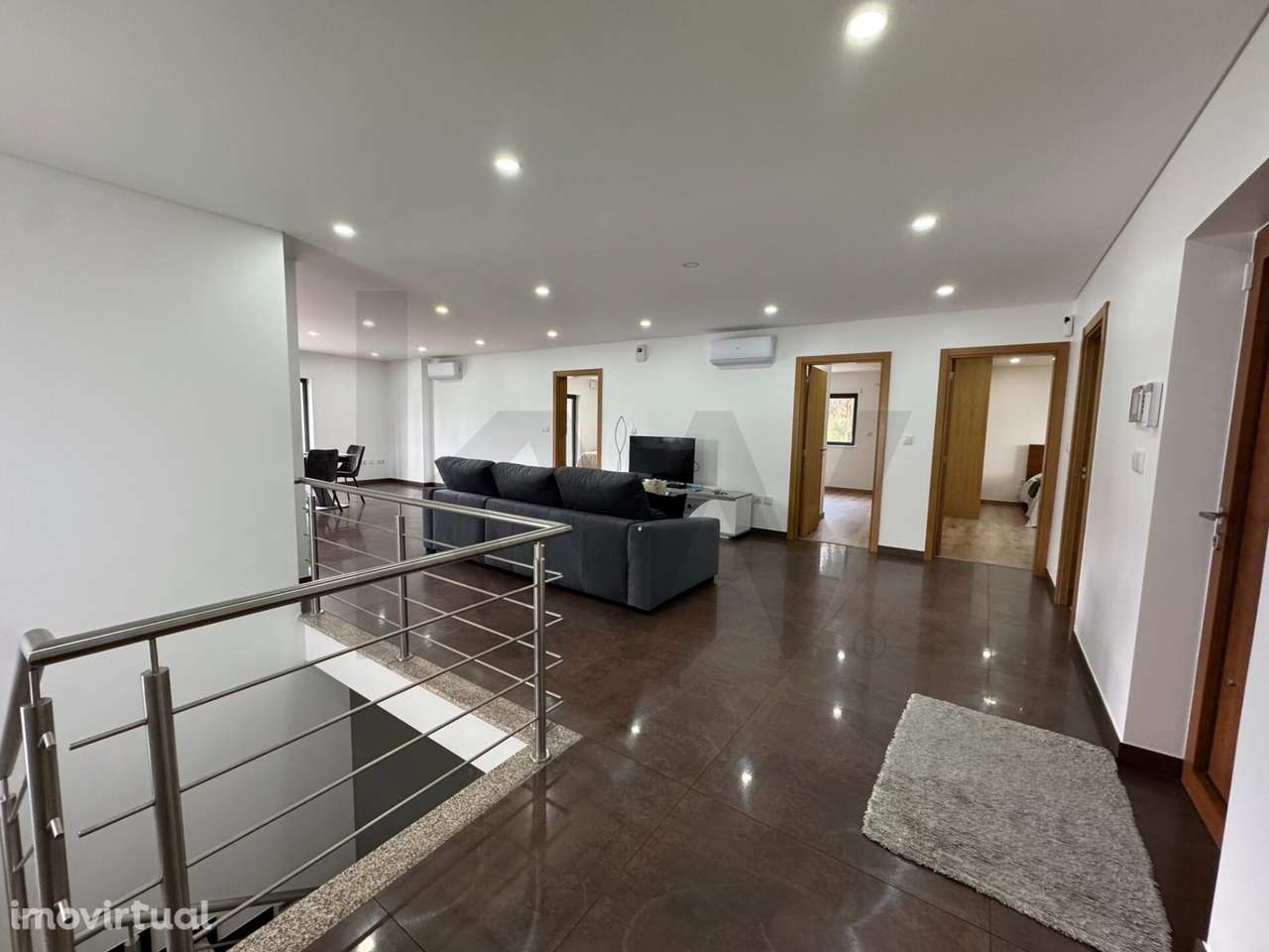 Moradia T3+1 Mobilada em Avelal | Sistema AVAC Total e Garagem Tripla - Grande imagem: 5/49