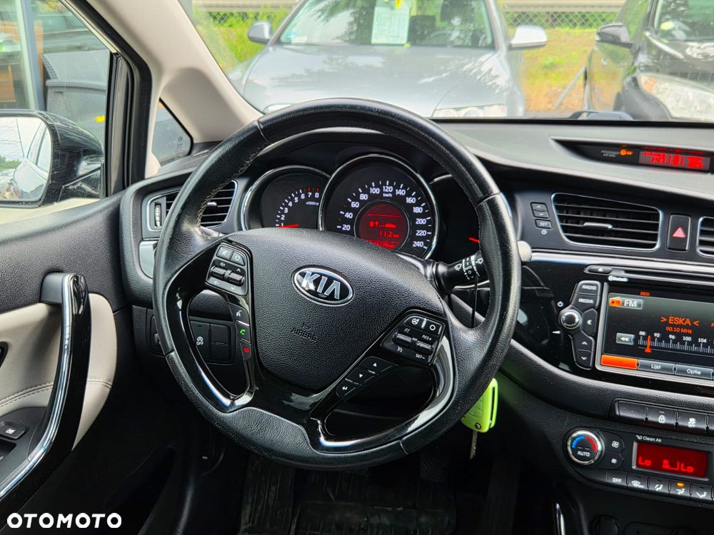 Kia Ceed - 16