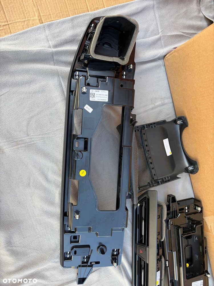 Dekory deski Tiguan 571 858 019 A 9B9 - 7