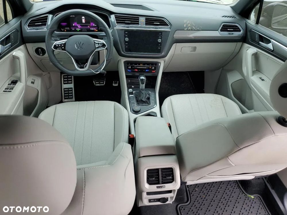 Volkswagen Tiguan - 8