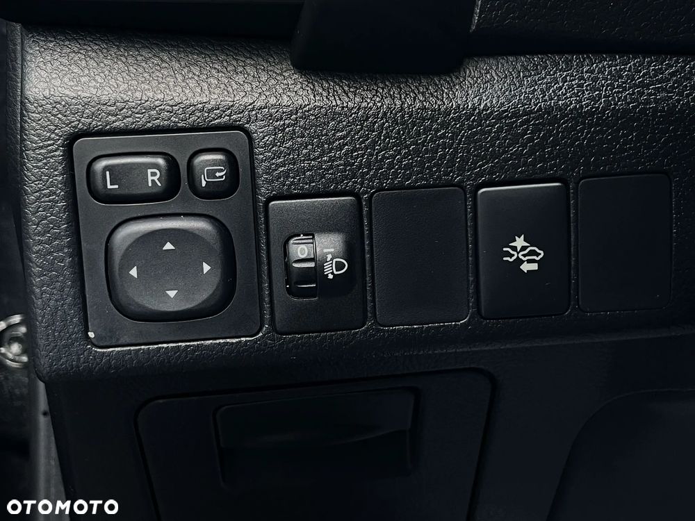 Toyota Auris Hybrid 135 Prestige - 32