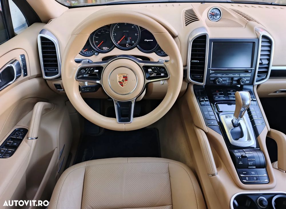 Porsche Cayenne 3.0 L - 29