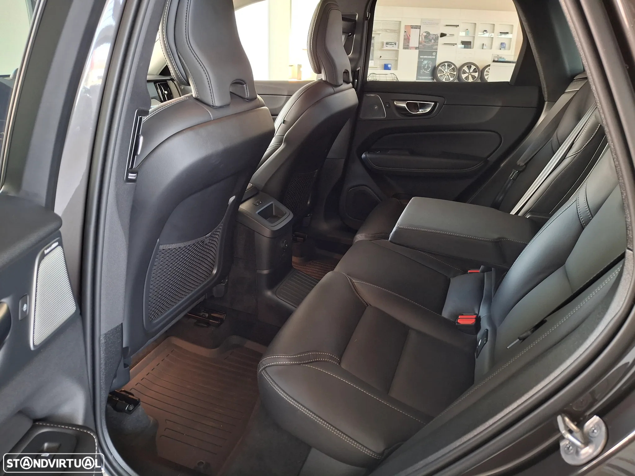 Volvo XC 60 2.0 T8 PHEV Ultra Dark AWD - 9