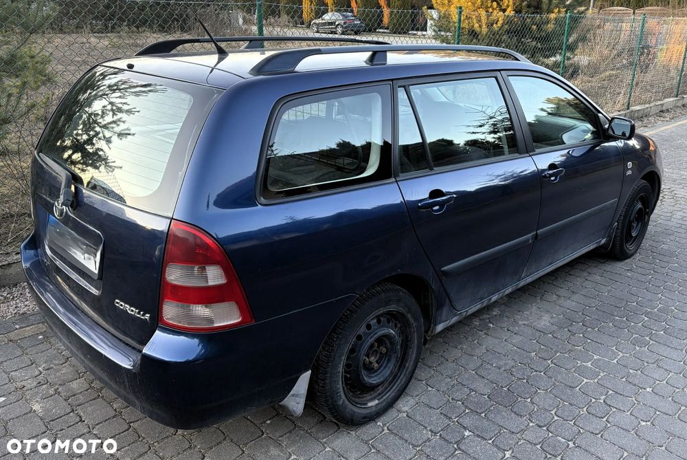 Toyota Corolla 2.0 D-4D Base - 3