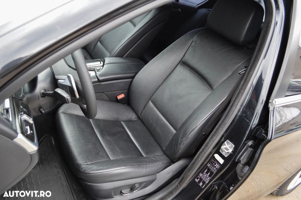 BMW Seria 5 520d Aut. Modern Line - 32