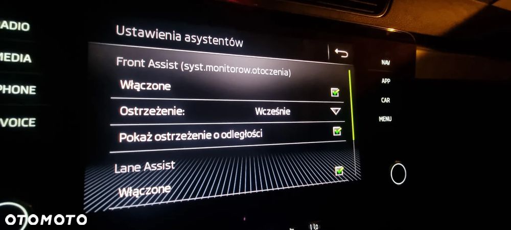 Skoda Superb 2.0 TDI Style - 23