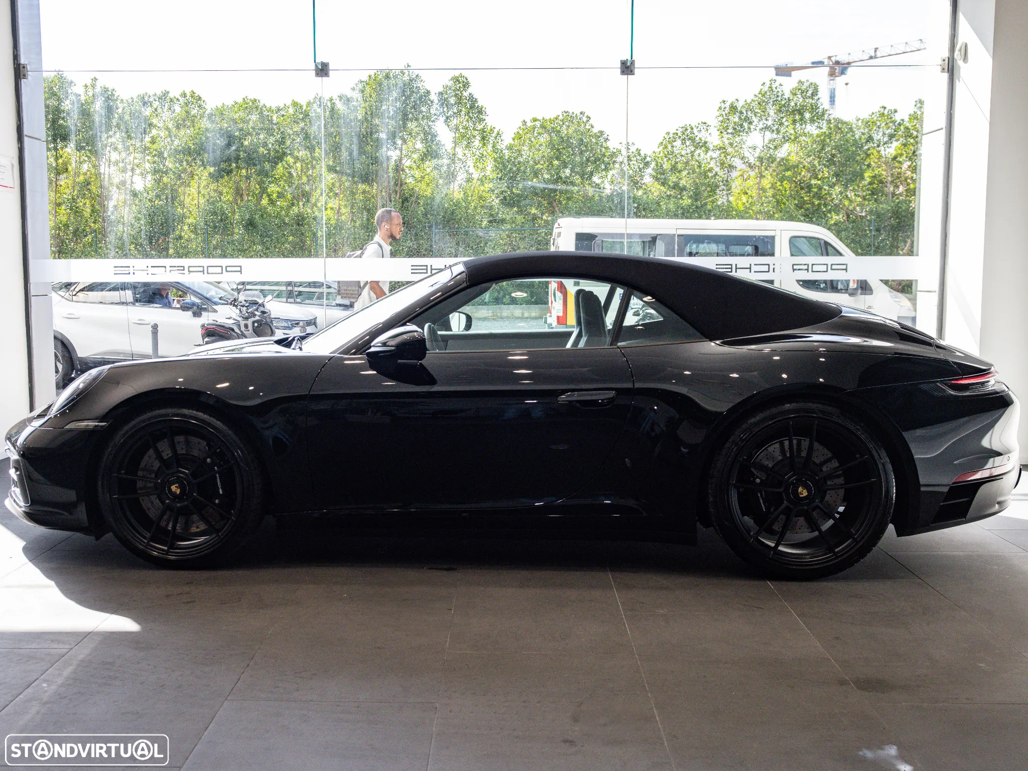 Porsche 911 (992) Carrera Cabrio GTS PDK - 12