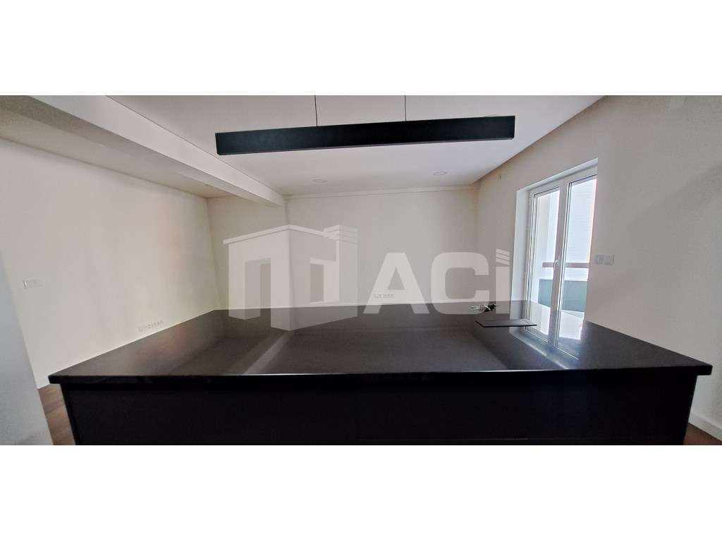 Apartamento T3- totalmente renovado próximo Hospital Leiria - Grande imagem: 4/13