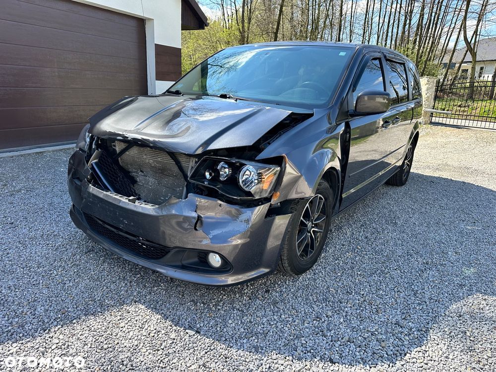 Dodge Grand Caravan 3.6 R/T - 11