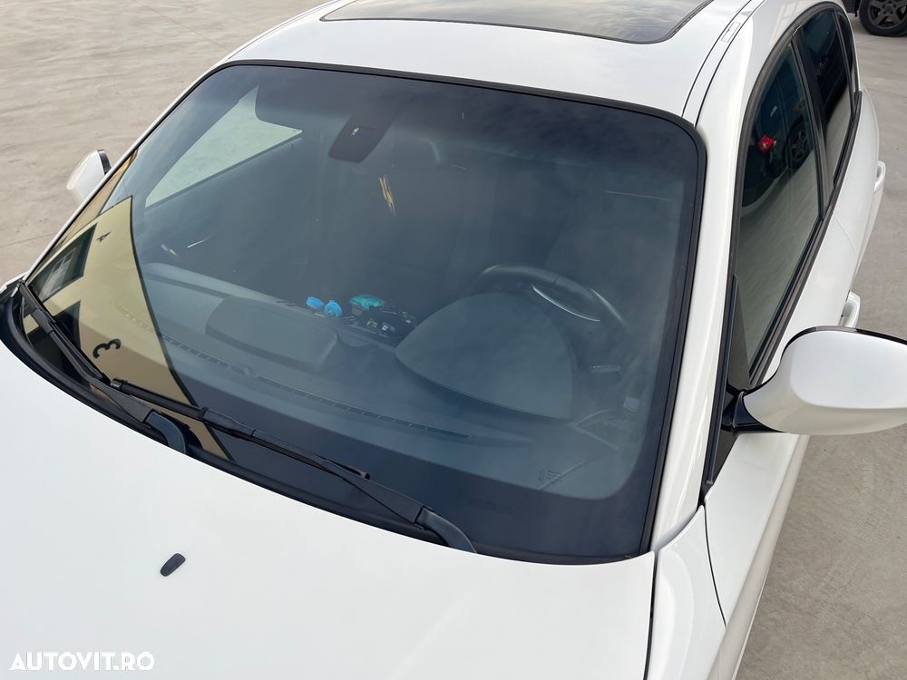 BMW Seria 1 123d - 3