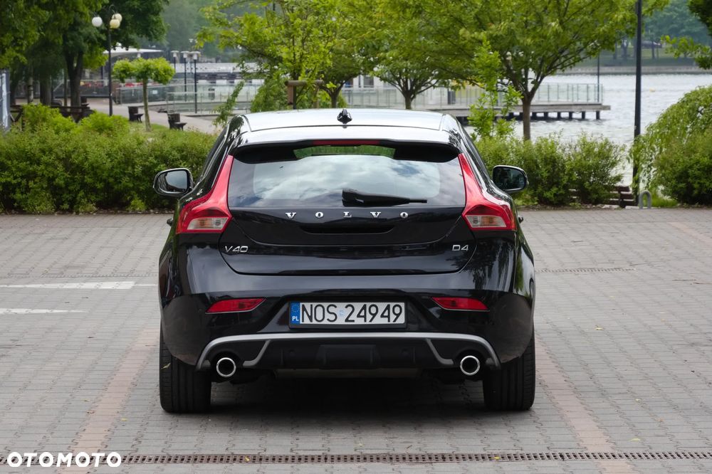 Volvo V40 D4 Drive-E R-Design Summum - 6