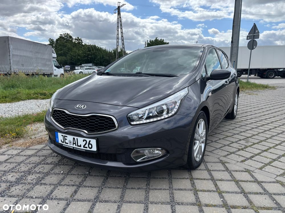 Kia Ceed 1.6 CRDi 128 ISG Platinum Edition - 12