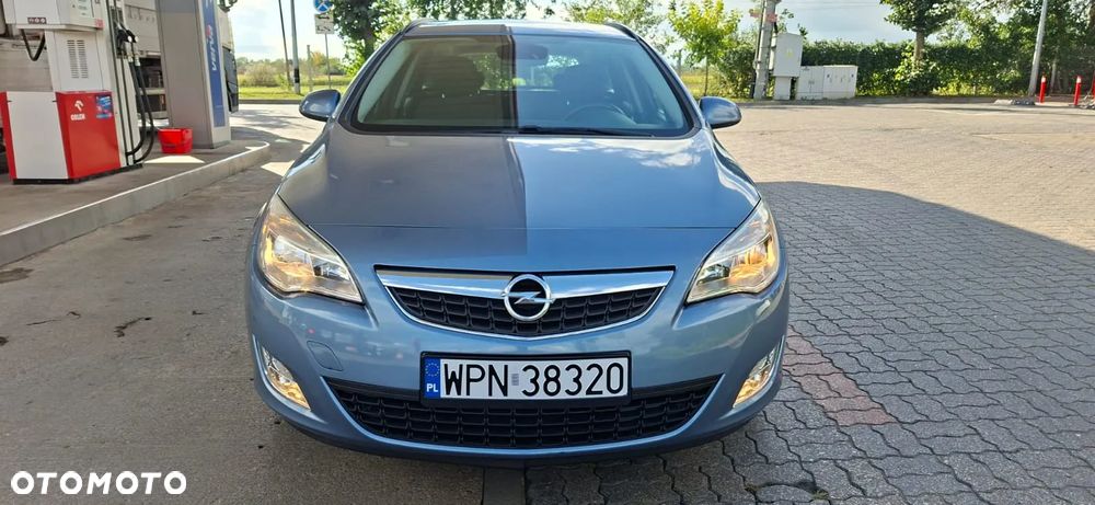 Opel Astra 1.6 Turbo Cosmo - 2
