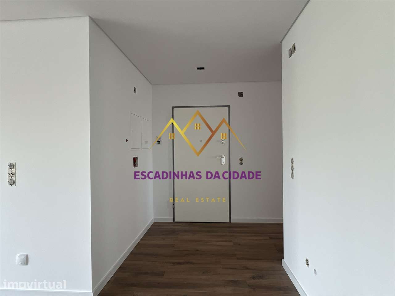 T5 Duplex Novo no Montijo com estacionamento - Grande imagem: 2/34